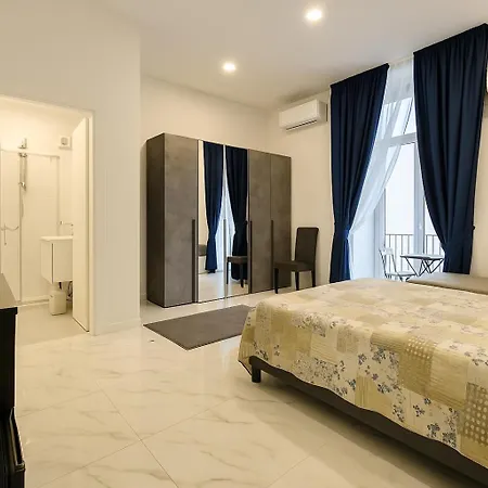 Oda ve Kahvaltı San Gennaro In Porta Napoli