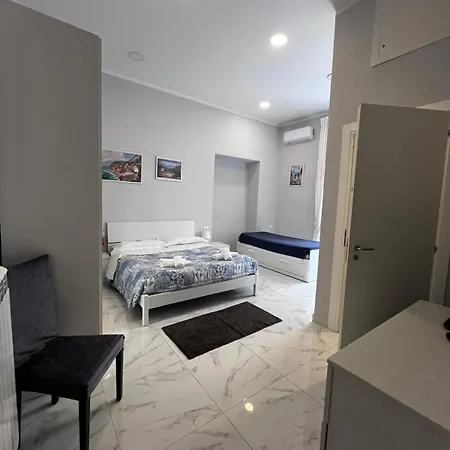 Bed & Breakfast San Gennaro In Porta Naples